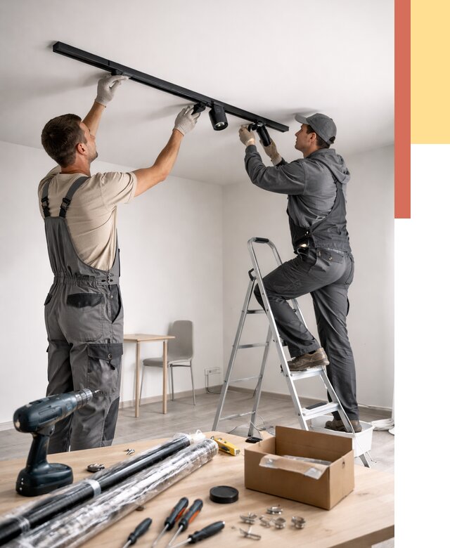 Установка трековых светильников в натяжной потолок в Феодосии от 4266 руб. | ОТДЕЛОЧНИК-Фдс