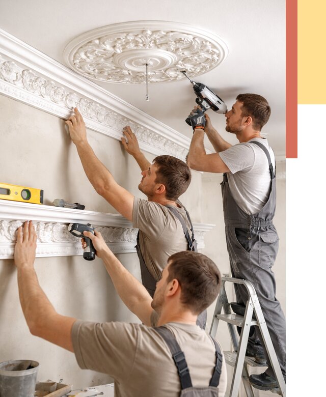 Монтаж лепнины на потолок в Феодосии от 3251 руб. быстро и недорого | ОТДЕЛОЧНИК-Фдс